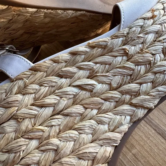 Universal Thread Espadrille Wedge Sandals 8.5 Neutral Ankle Strap Summer Shoes - Picture 6 of 7